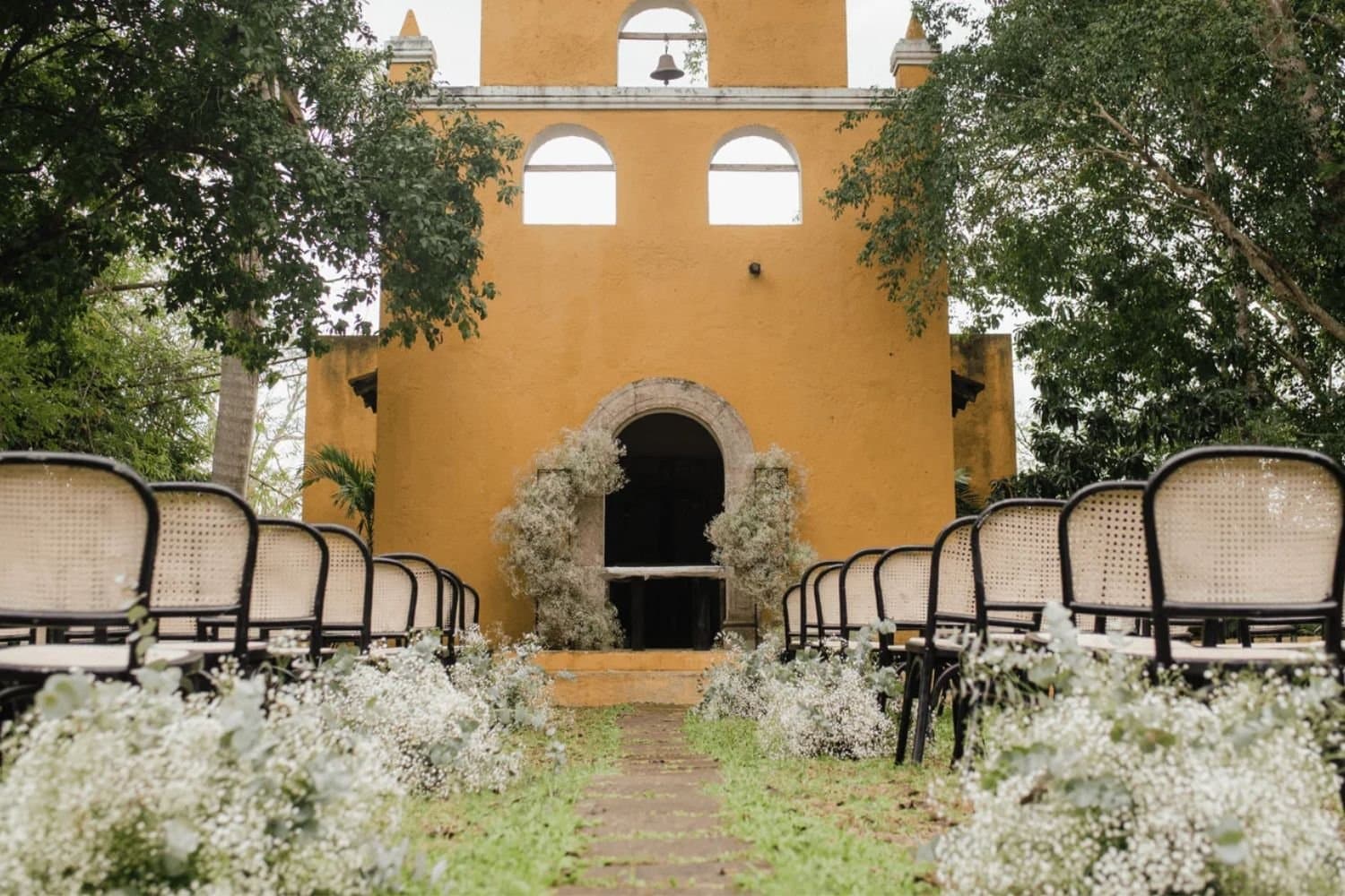 Capillas pequeñas: guía de boda íntima
