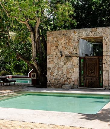 Hacienda Chuntuac rodeada de jardines y naturaleza